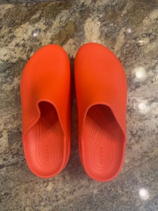 CROCS Dylan Platform Clogs - Red - Picture 2 of 5